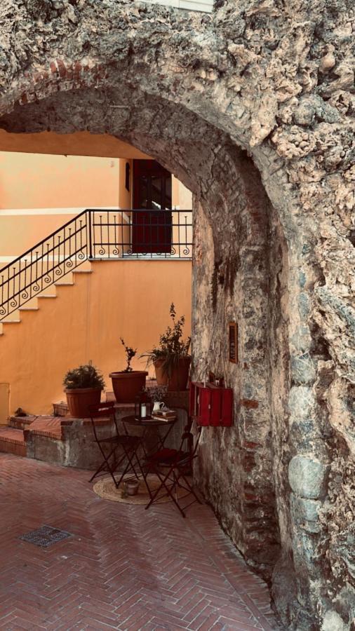 Casa Vacanze Le Tre Casette Ameglia Buitenkant foto
